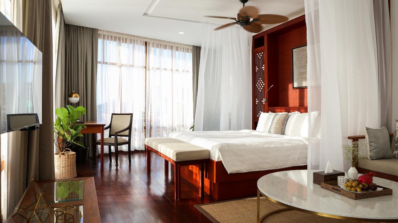 Amanjaya Pancam Suites Hotel Пном Пен Екстериор снимка