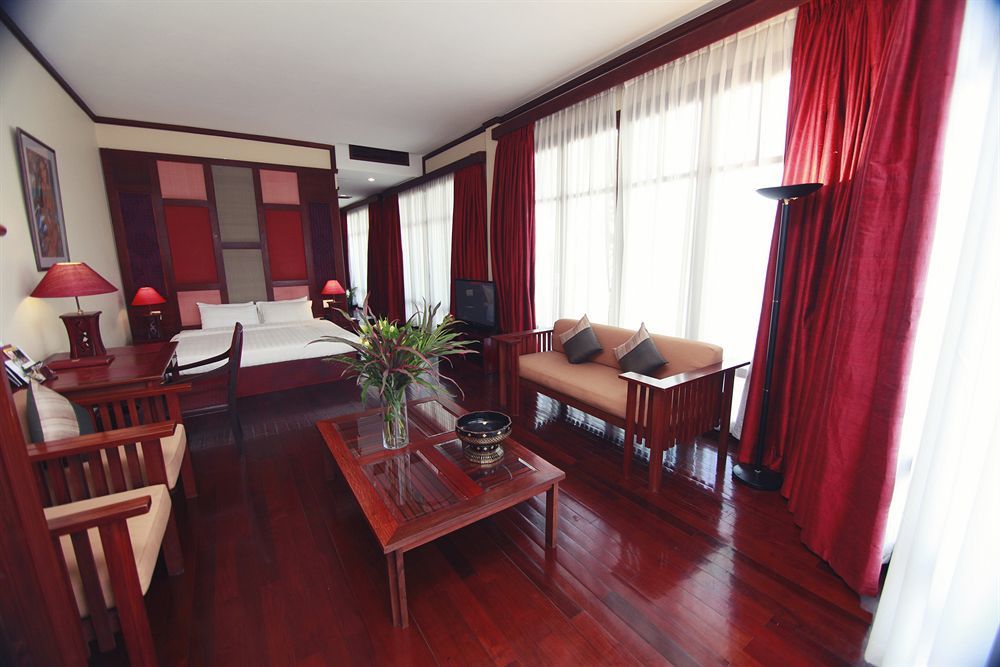 Amanjaya Pancam Suites Hotel Пном Пен Екстериор снимка
